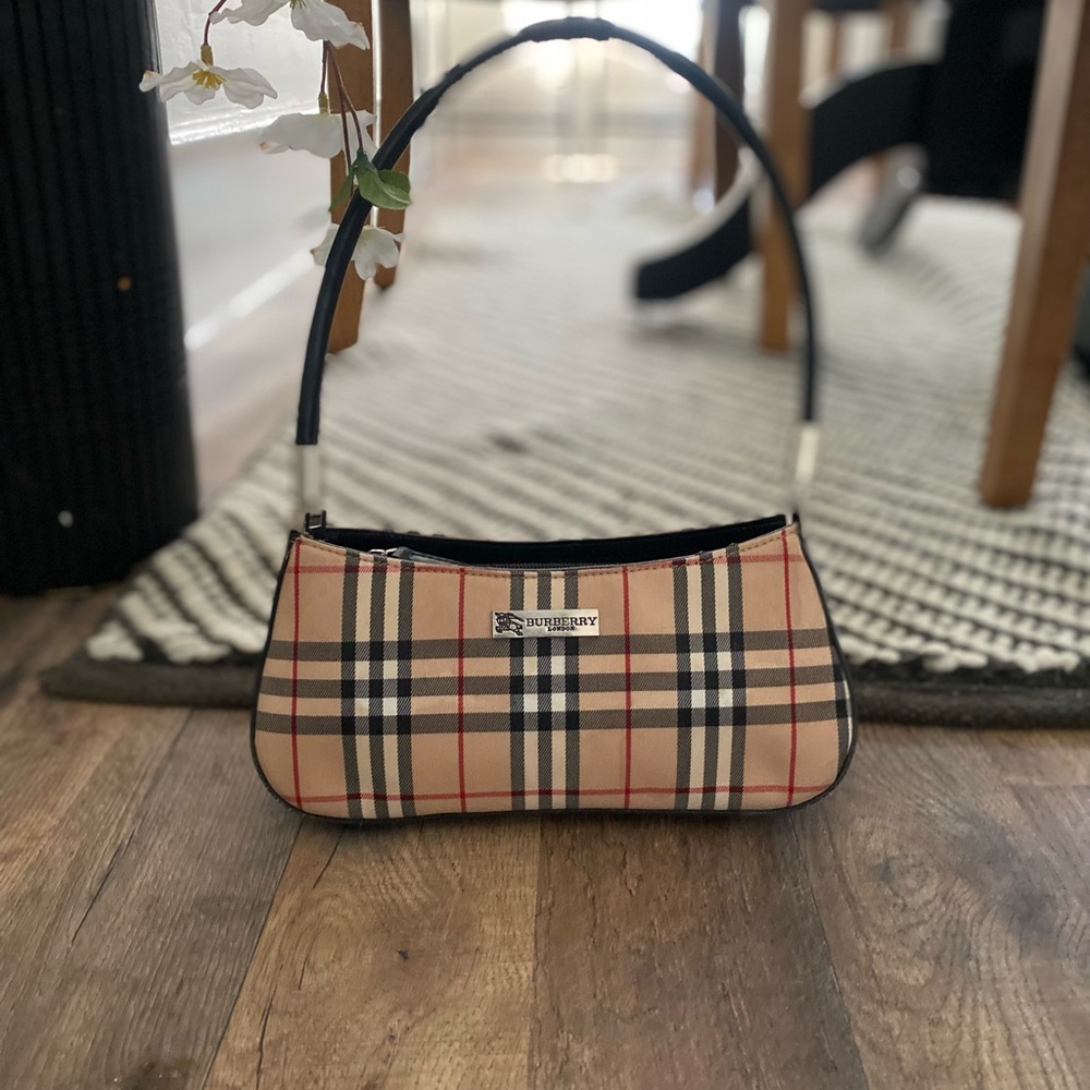 Genuine original Burberry purse.